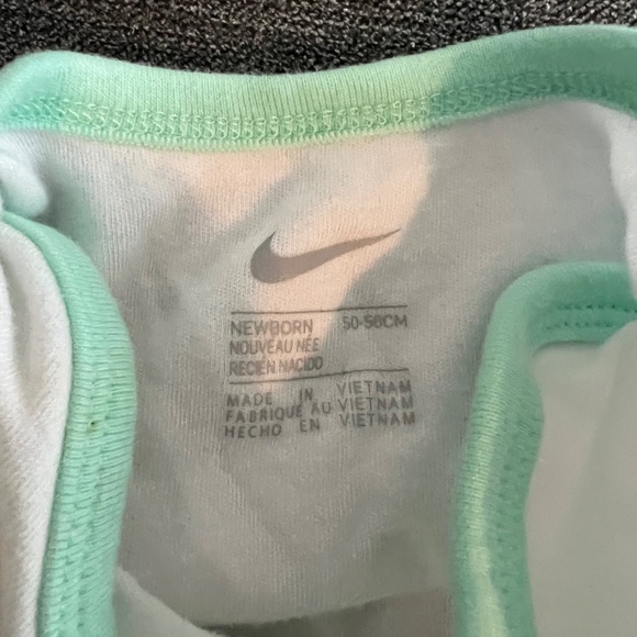 Nike Baby Newborn Outfit - Picture 4 of 4